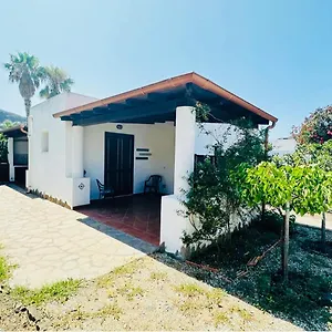 Casa vacanze By The - 70mq Large Garden And Patio Vulcano (Isola)